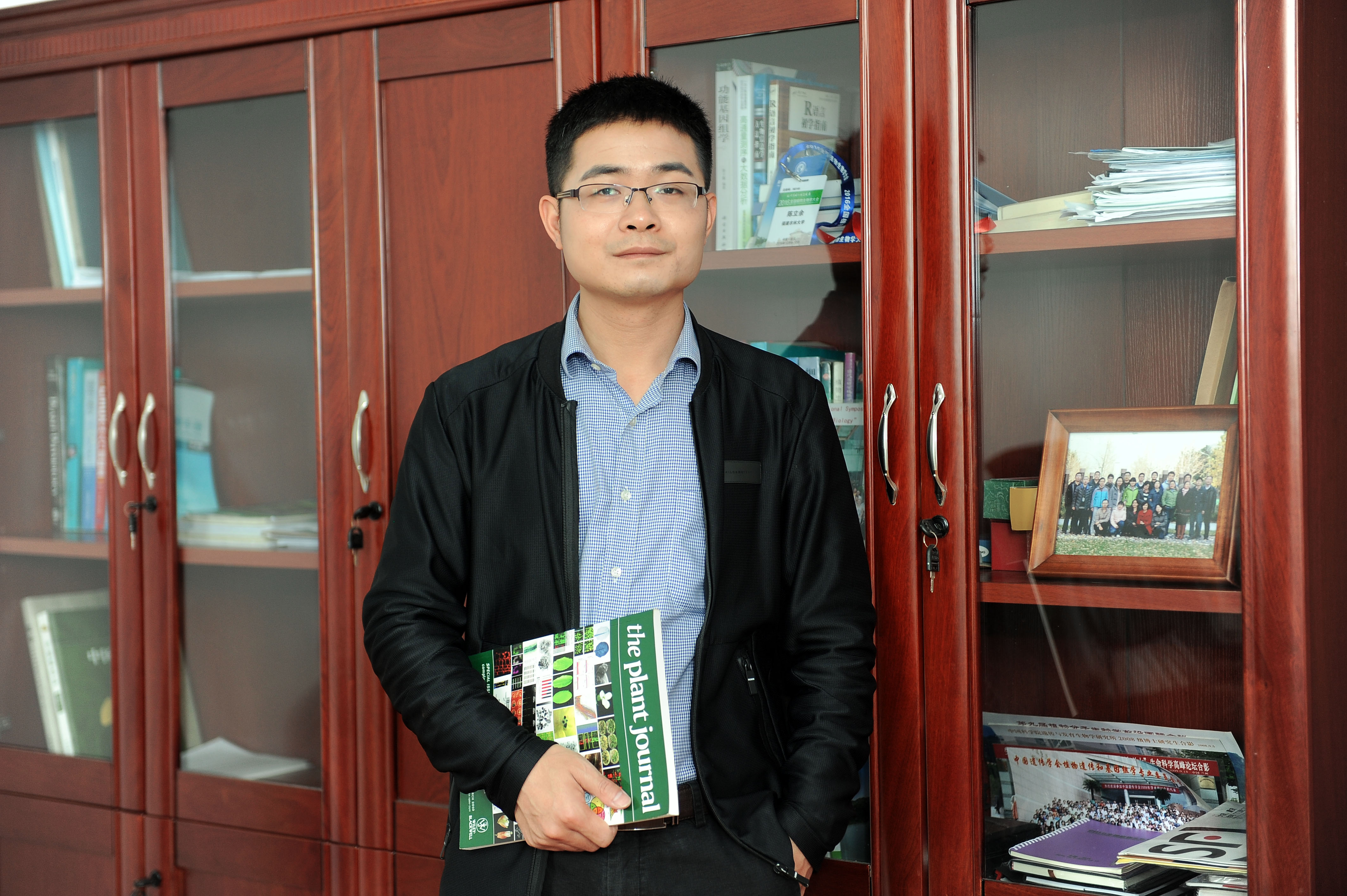 满冠网页版_满冠(中国)官方创新论坛第一千四百二十七讲：探索植物生殖与驯化的秘密—从模式植物到水果作物